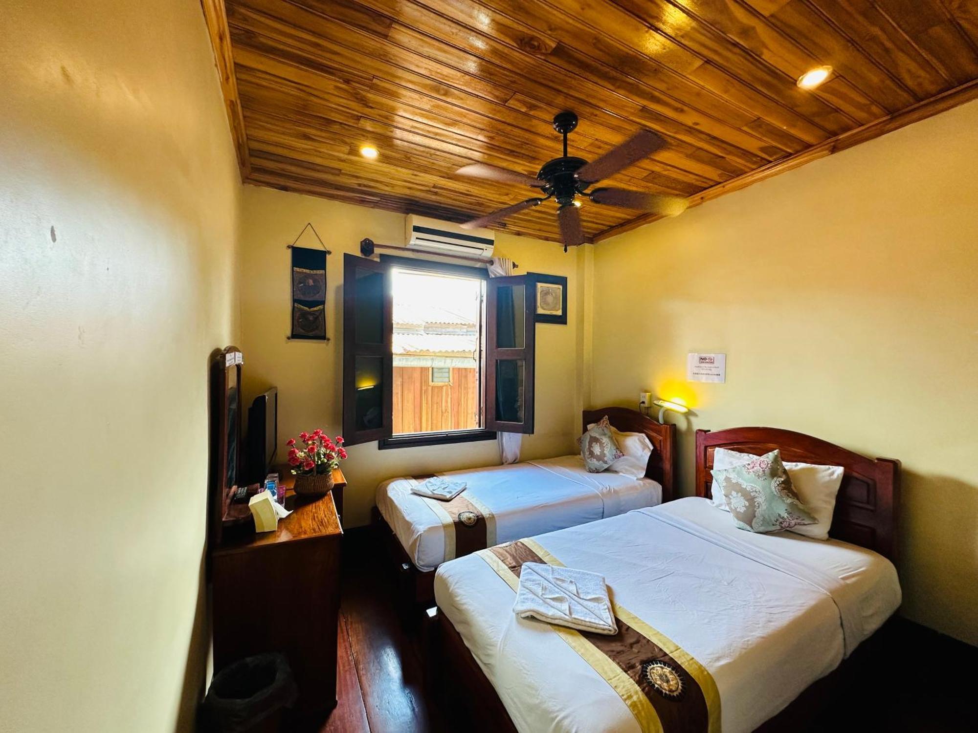 Anisa Mekong Riverside Villa Luang Prabang Esterno foto