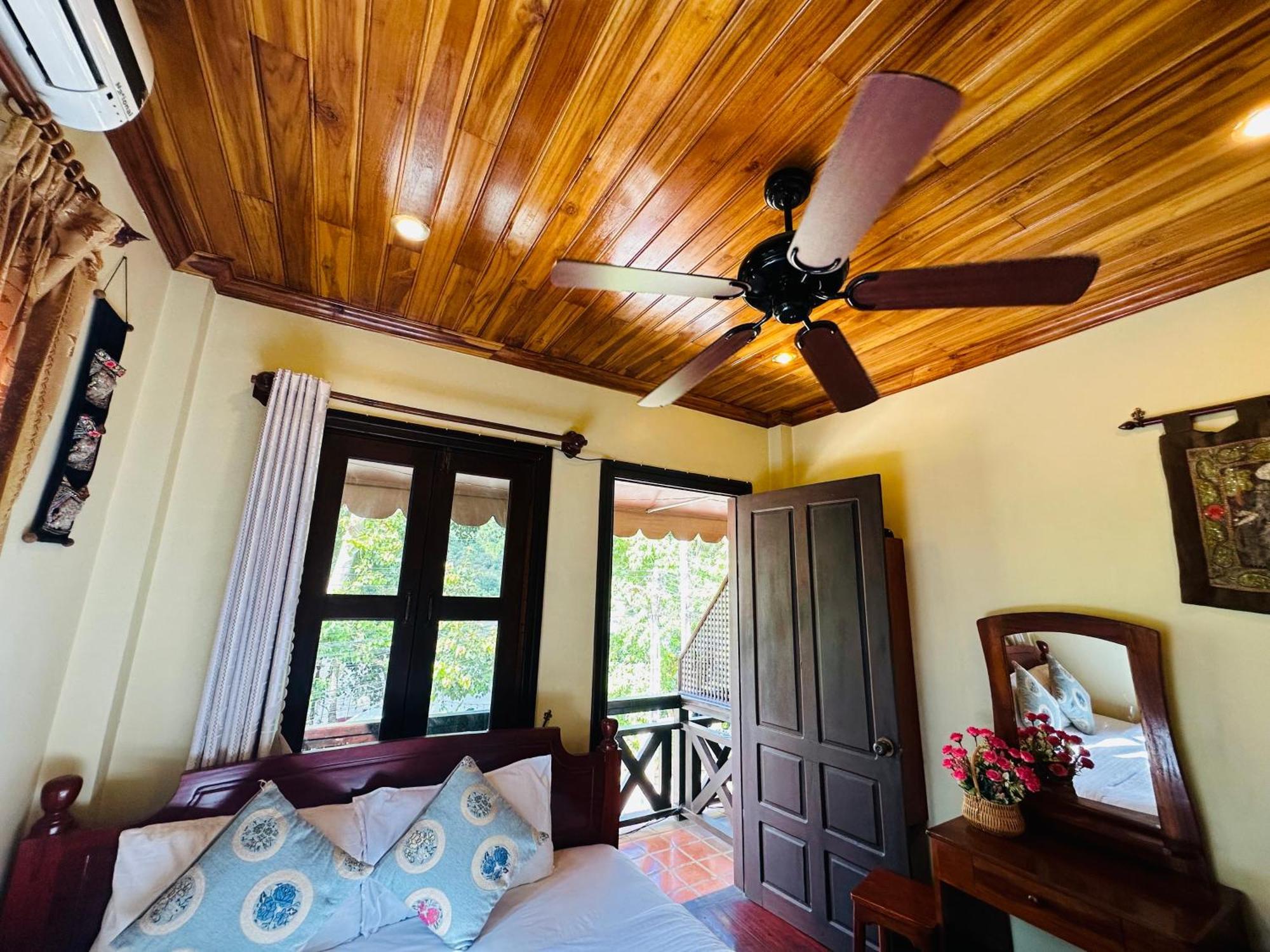 Anisa Mekong Riverside Villa Luang Prabang Esterno foto
