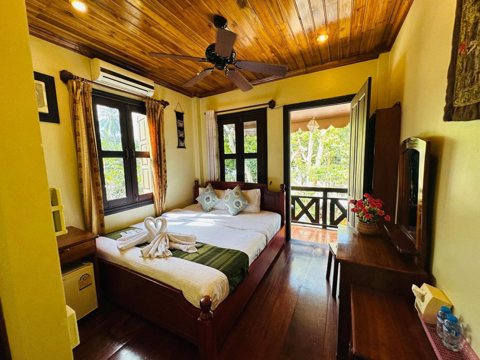 Anisa Mekong Riverside Villa Luang Prabang Esterno foto