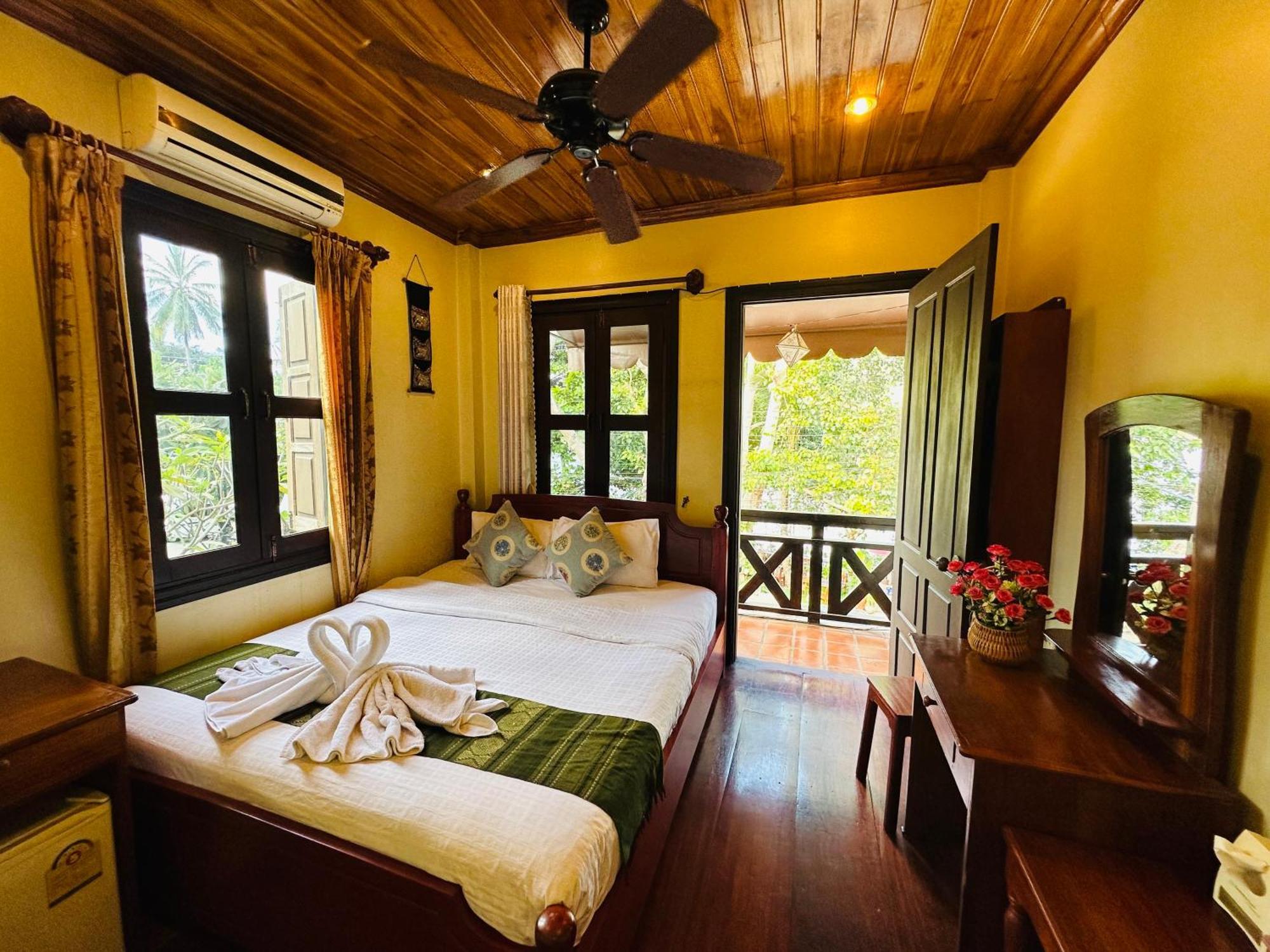 Anisa Mekong Riverside Villa Luang Prabang Esterno foto