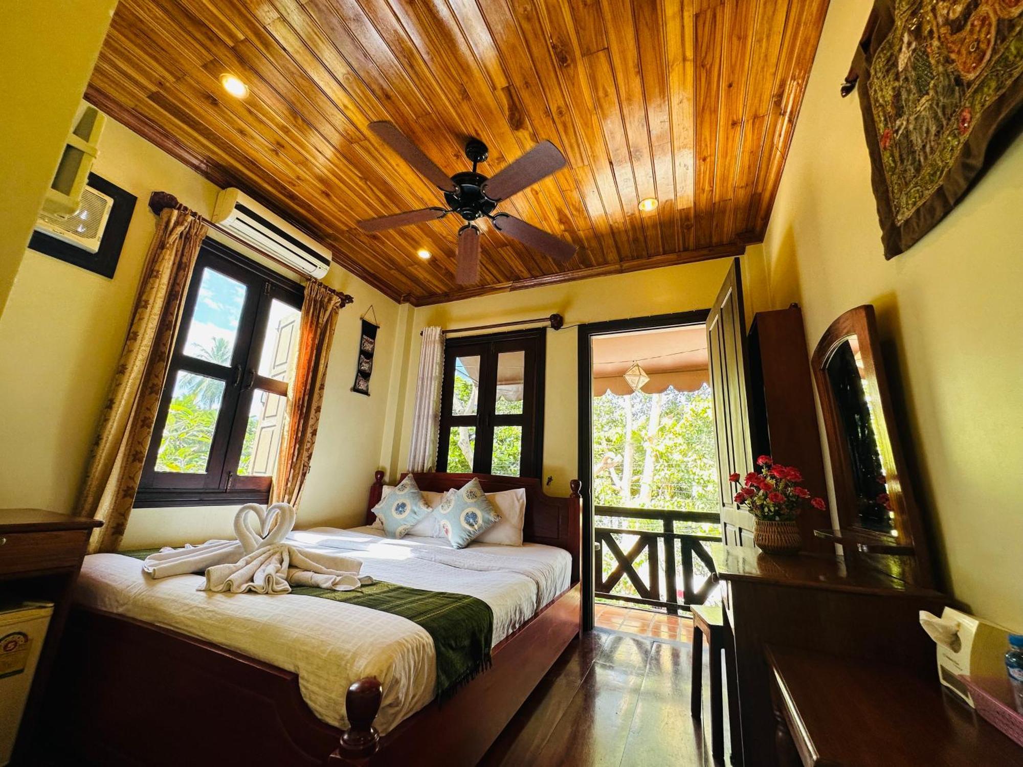 Anisa Mekong Riverside Villa Luang Prabang Esterno foto