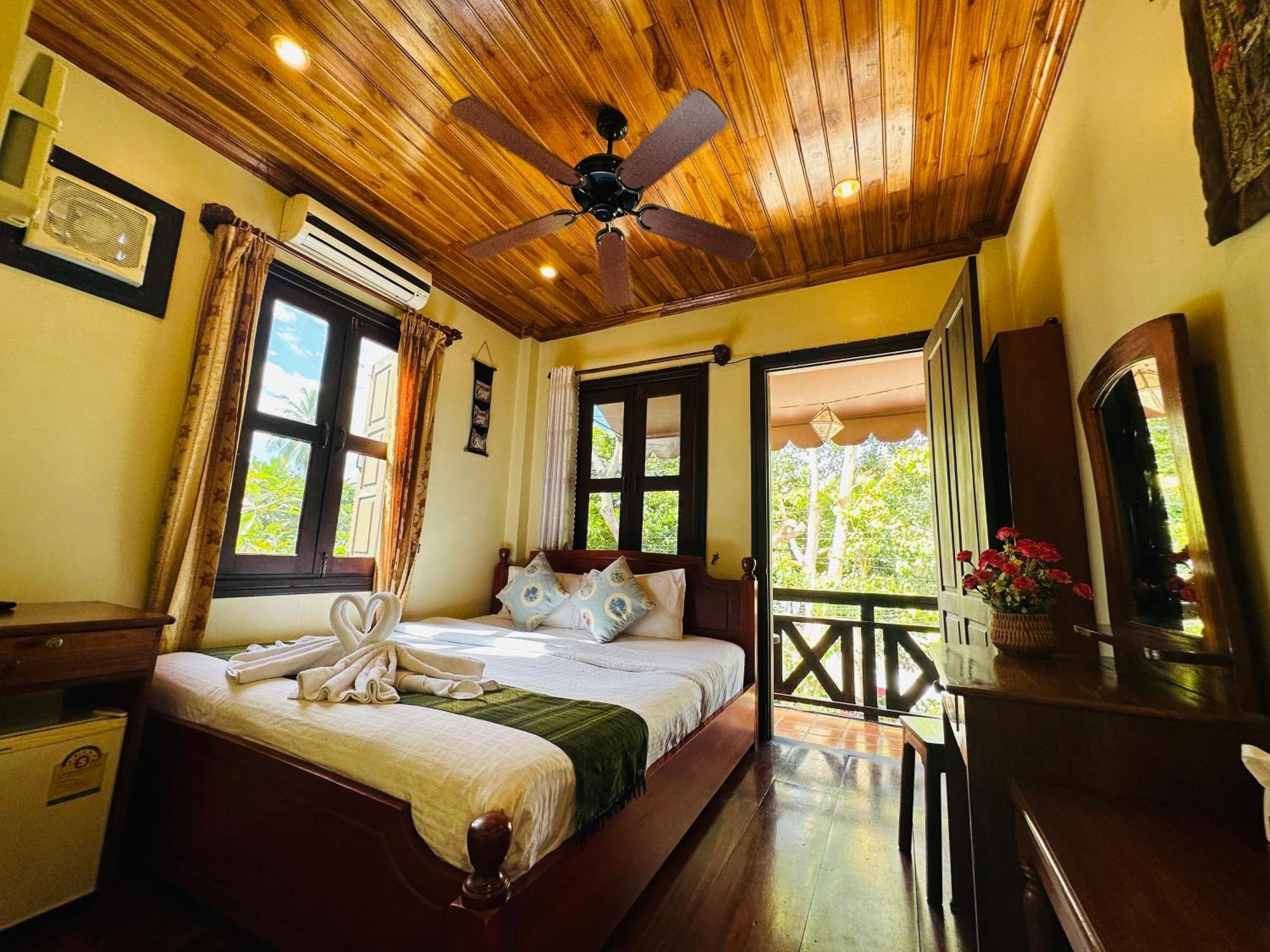 Anisa Mekong Riverside Villa Luang Prabang Esterno foto