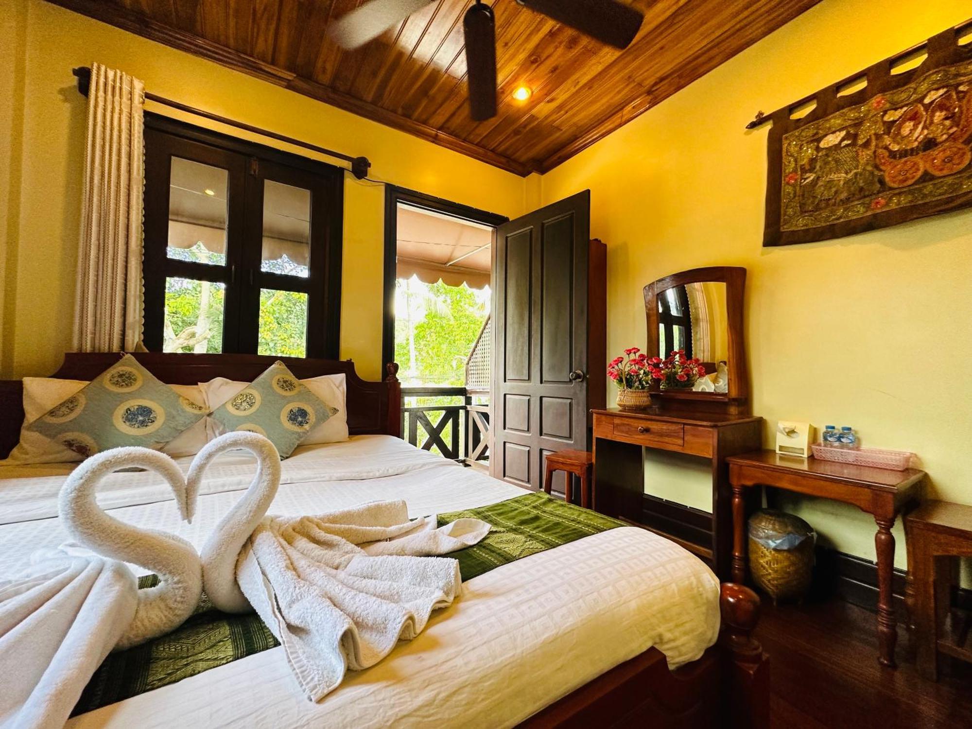 Anisa Mekong Riverside Villa Luang Prabang Esterno foto