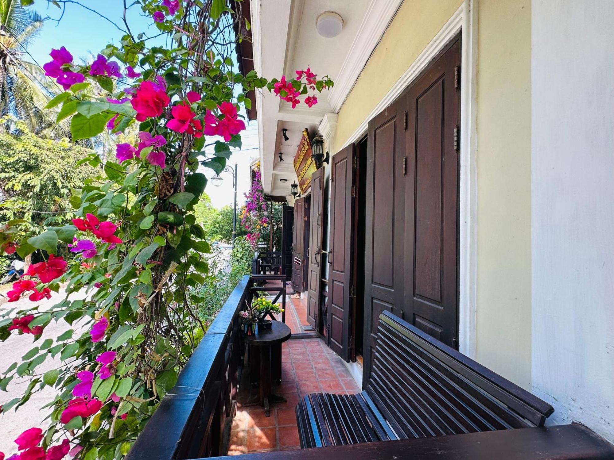 Anisa Mekong Riverside Villa Luang Prabang Esterno foto