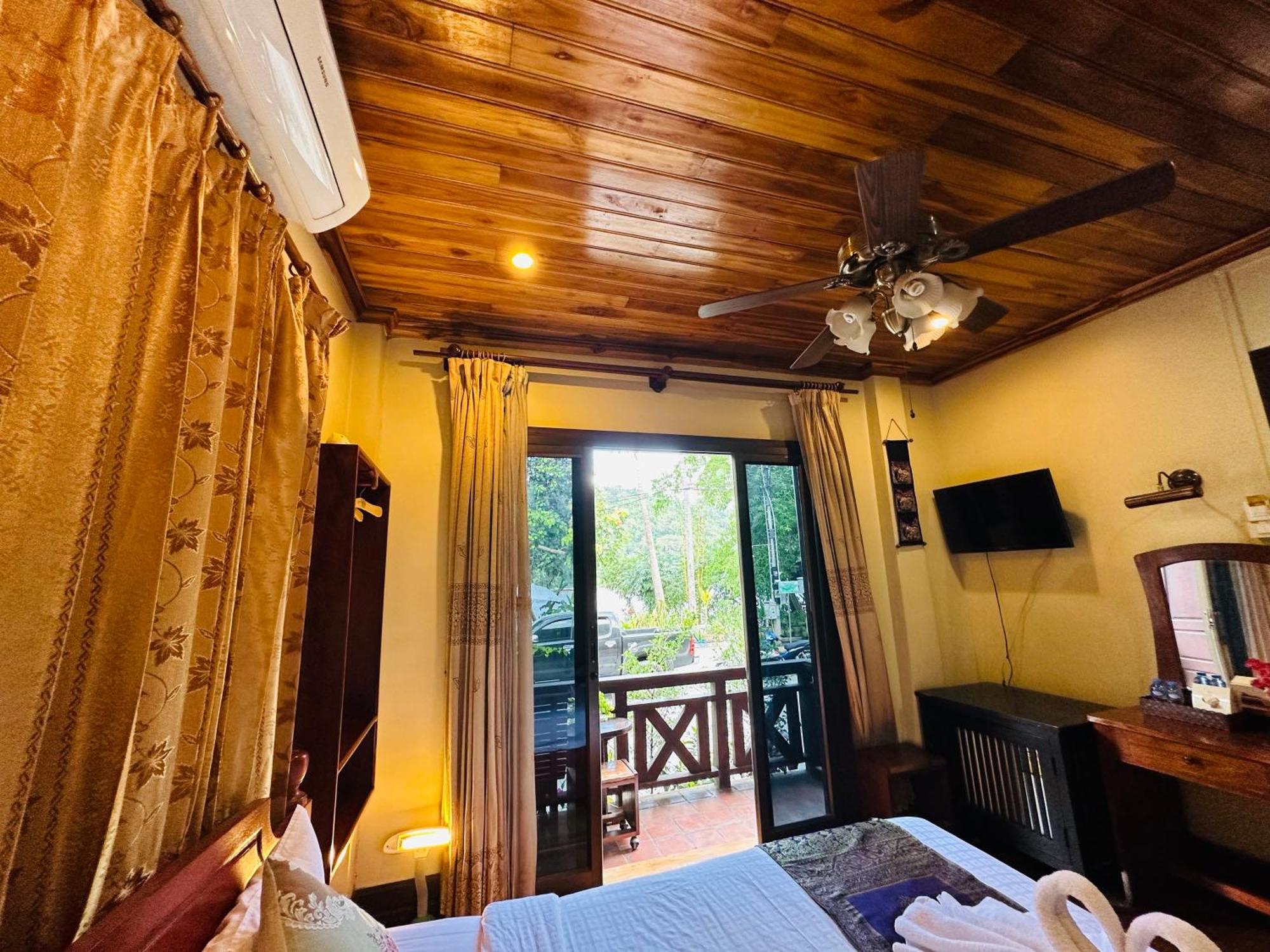 Anisa Mekong Riverside Villa Luang Prabang Esterno foto